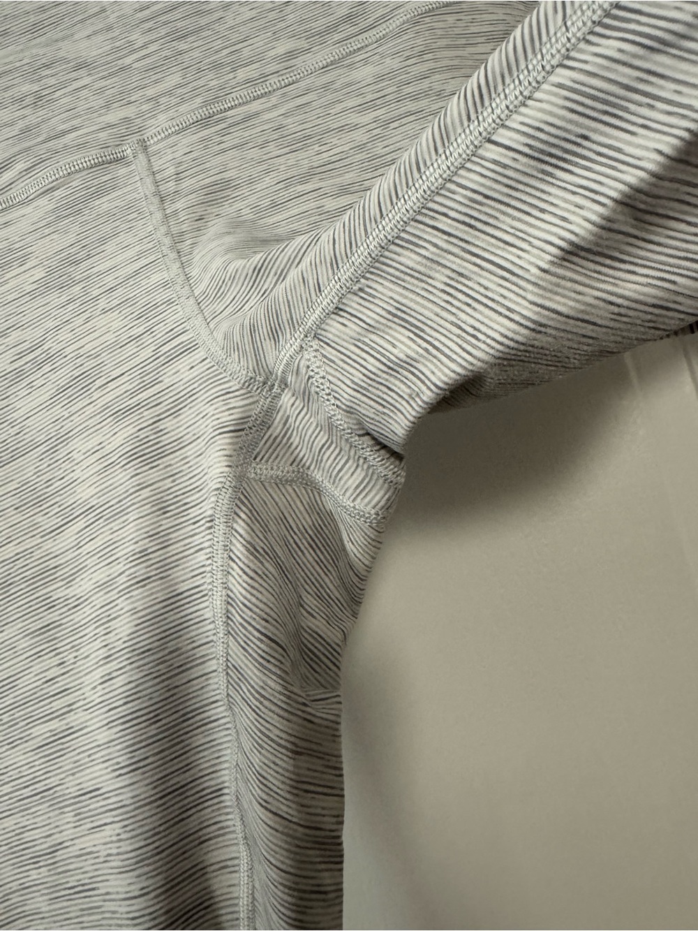 Lululemon Light Heather Gray High-Rise Leggings - Picture 5 of 8